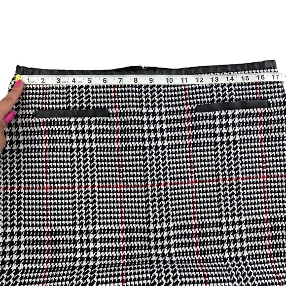 Talbots Houndstooth Pencil Skirt w/ Faux Leather Trim at Waist- size 14 - Picture 4 of 10